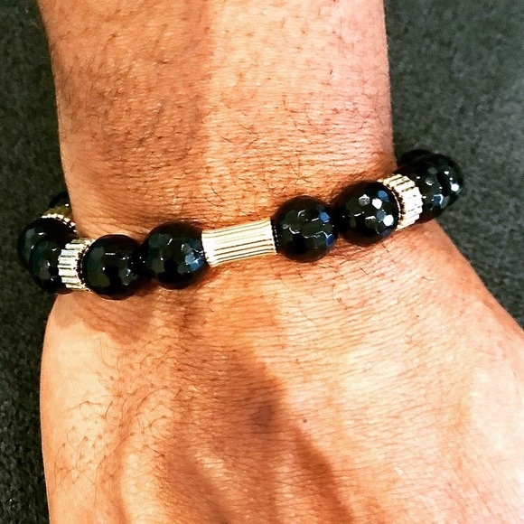 Men’s Black Agate + Corrugated Gold Bracelet - Picture 2 of 2